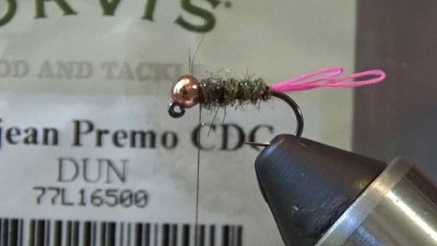 Fly tying the Hot Tag Tan Caddis jig